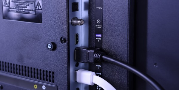 plug hdmi into tv